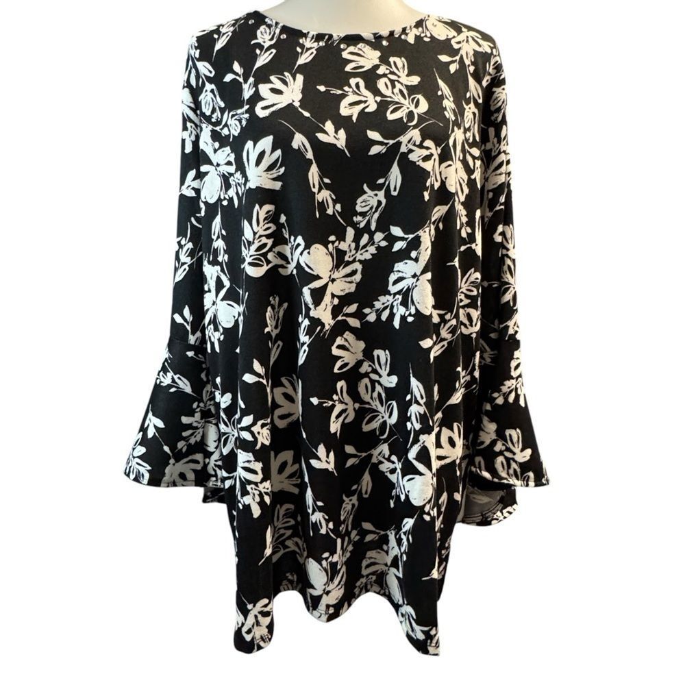 Slim Factor by Investments Floral Black and White Tunic Top Fancy Bell Sleeves
